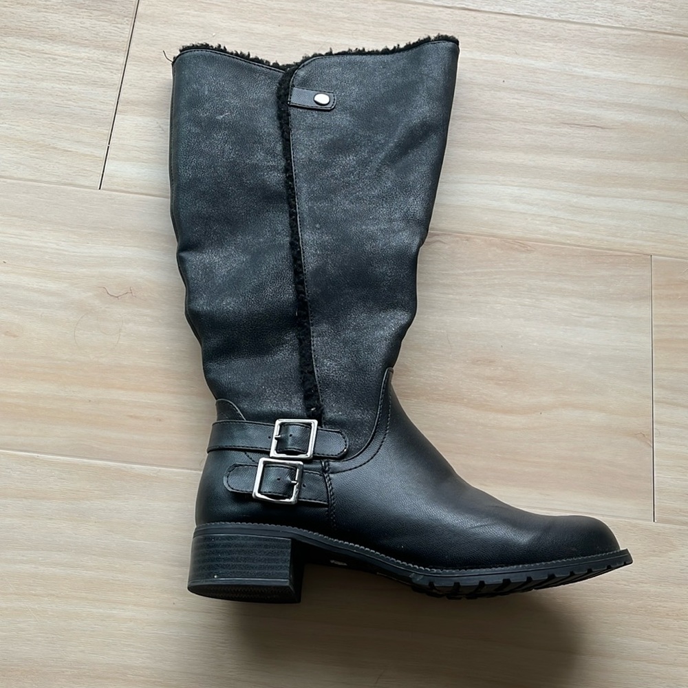 Black sawyer boots worn once